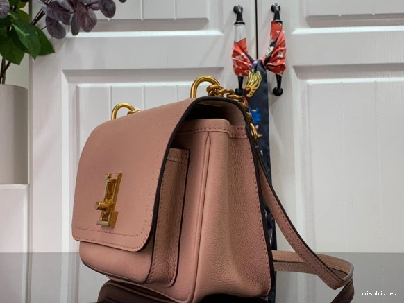 WIS PM CHAIN VUITTON LOCKME LOUIS 1028